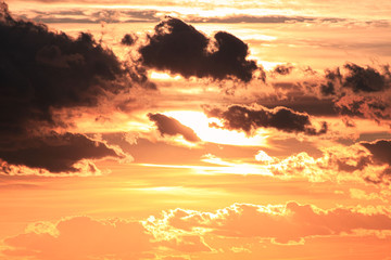Nubes con atardecer