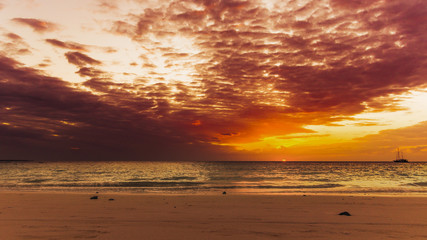 Fototapeta na wymiar Sonnenuntergang Sansibar Nungwi Strand Afrika