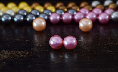  Elegant and beautiful pearl earrings Is an accessory for women