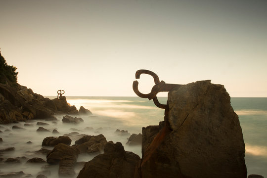peine de los vientos, san sebastian
