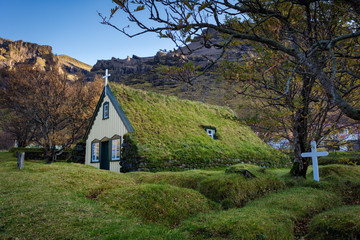 Small turf church and cemetery Hofskirkja Hof, Skaftafell