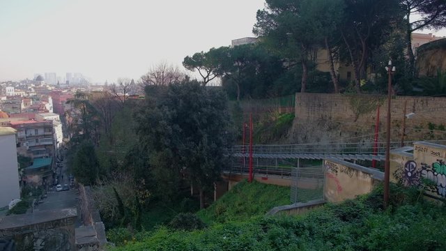 N&aacute;poles. Funicular de Montesanto ascendiendo. Campania, Italia, Europa.