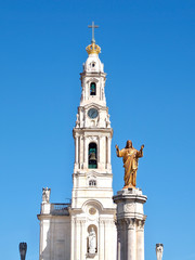 Fototapeta premium Cathedral of Fatima in Portugal near Lisboa with blue sky