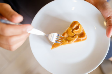 Caramel Cake with Cashew Nuts