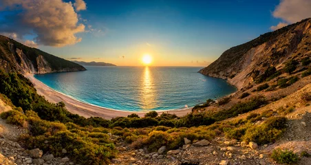 Poster Schöner Sommersonnenuntergang am Strand von Mirtos in Griechenland - Panorama © Piotr Krzeslak