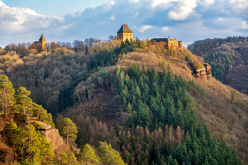 Burg Nideggen kurz vor Sonnenuntergang - obrazy, fototapety, plakaty