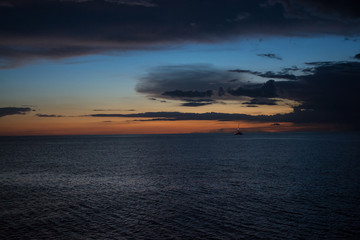 Fototapeta na wymiar Puesta de sol desde el muelle de Naples en Florida