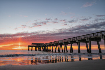 Fototapeta premium Fishing Pier at Sunrise
