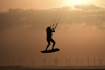 Kite  on the beach at sunset kitesurf tramonto ragazza 