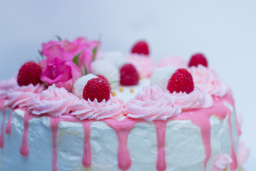 tort drip cake różowy © dusiowa