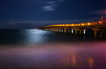 Fototapeta na wymiar Pier at night