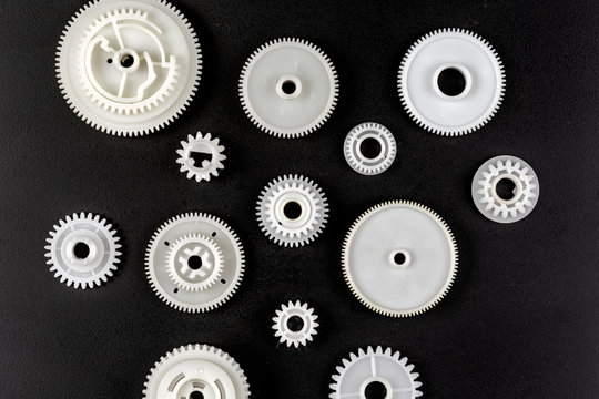 Machine parts and other spare parts, gears, gears, keys, springs.