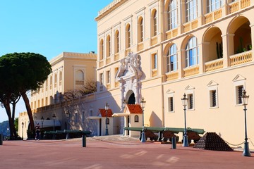 Fototapeta na wymiar Palace Square, Monaco