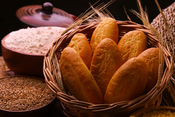 Basket with bread in comfort, fresh bread.