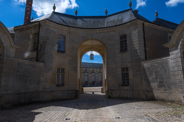 Das Eingangstor zum Weltfriedenszentrum in Verdun/Frankreich