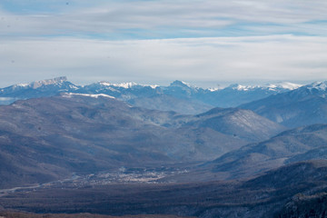 Fototapeta premium lago naki mountains winter landscape