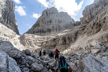 Alpenüberquerung, südlicher Teil, Brenta, Dolomiten, Italien