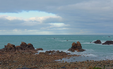 la cote rocheuse de plougrescan