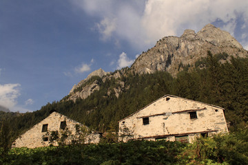 Fototapeta na wymiar Im Valle Porcellizzo bei San Martino (Bernina-Alpen)