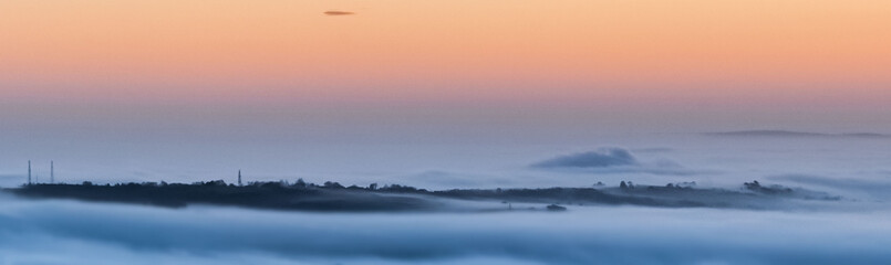 Obraz premium Farm out of the mist