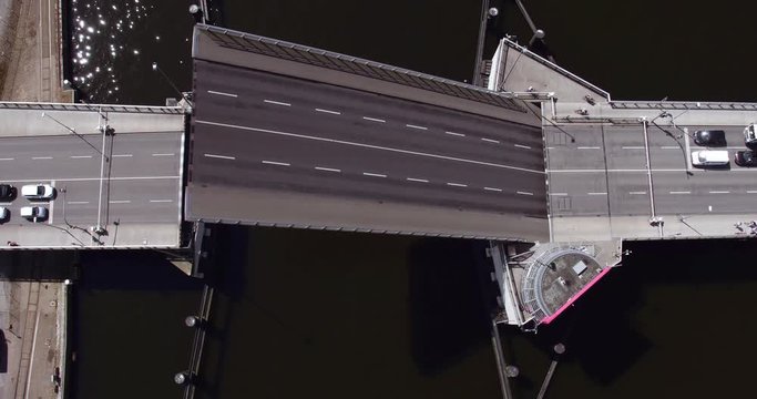 Erich Warburg Br&uuml;cke, L&uuml;beck