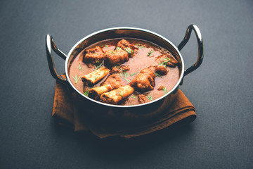 Hyderabadi Mutton Paya, Nehari, nazari or Nihari Masala. served with Naan and rice. selective focus