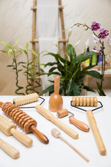 Wooden equipment for anti-cellulite maderotherapy massage