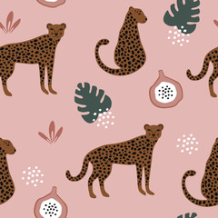 Jungle seamless pattern. Hand drawn leopard, cheetah pattern with palms and tropical leaves on white background.