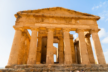 Obraz premium The Temple of Concordia is an ancient Greek temple in the Valley of Temples in Agrigento