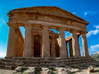 Obraz premium The Temple of Concordia is an ancient Greek temple in the Valley of Temples in Agrigento