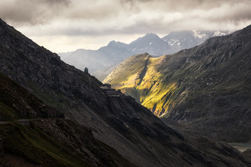 Obraz premium Looking towards the Observation Tower and Building of Kaiser-Franz-Josefs-Höhe, Grossglockner, Austrian Alps
