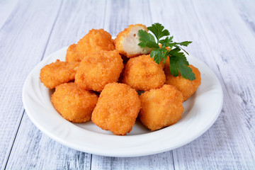 nuggetsy z kurczaka panierowane © robert6666