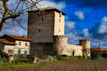 Castillo ubicado en el pueblo Mendoza de Araba Alava