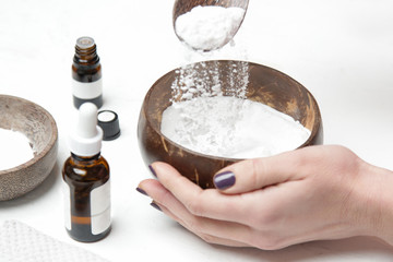 Making zero waste, toxic free room freshener, DIY baking soda and essential oil air freshener.