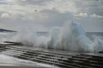 waves breaking 