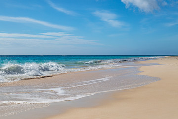 The idyllic Elbow Beach on the island of Bermuda, on a sunny day