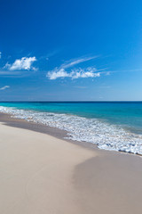 The idyllic Elbow Beach on the island of Bermuda, on a sunny day