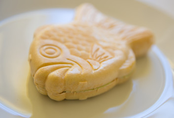  Fish cake ice cream Korean food delicious fish shape cone ice cream filling red bean tapioca starch tea milk flavor sweet dessert frozen