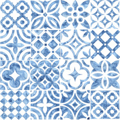 Naadloze Marokkaanse patroon. Vierkante vintage tegel. Blauw en wit aquarel ornament geschilderd met verf op papier. Handgemaakt. Afdrukken voor textiel. Seth grunge textuur.