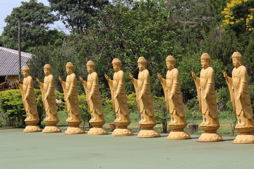 Centro budista, estatuas