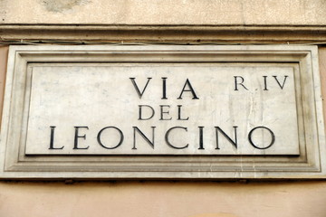 Obraz premium nomi delle strade e piazze di roma,italia