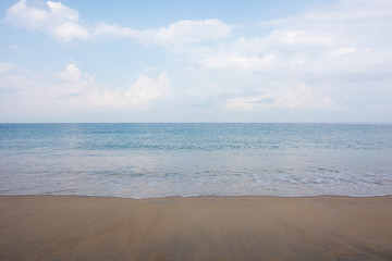 Fototapeta na wymiar Beautiful sandy beach