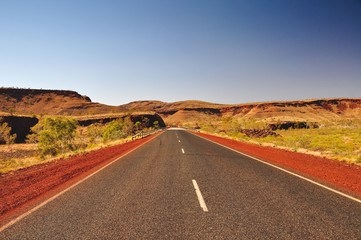 Fototapeta na wymiar Outback road near Karijini