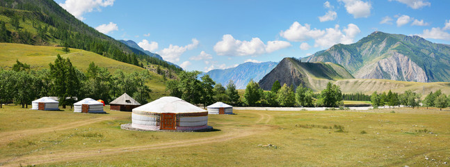 White yurts in the Altai mountains, large panorama - obrazy, fototapety, plakaty