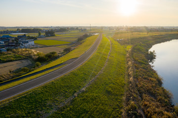 夕暮れのサイクリングロード　群馬県館林市　渡良瀬川 河川敷