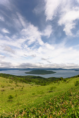 Fototapeta na wymiar 日本の北海道東部にある阿寒摩周国立公園・7月の屈斜路湖と中島