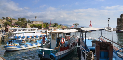 Boote im Hafen von Byblos