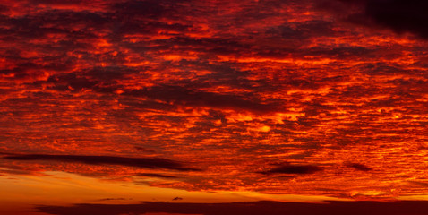 Fototapeta na wymiar beautiful sunset clouds