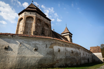 Fototapeta na wymiar Außenansicht der Kircheburg Valea Villor