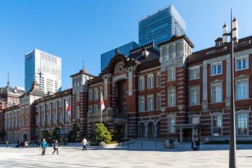 Naklejka premium (東京都ｰ都市風景)東京駅前広場の風景６